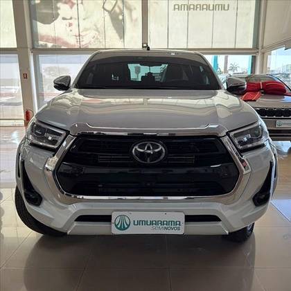 TOYOTA HILUX 2.8 D-4D TURBO DIESEL CD SRX 4X4 AUTOMÁTICO